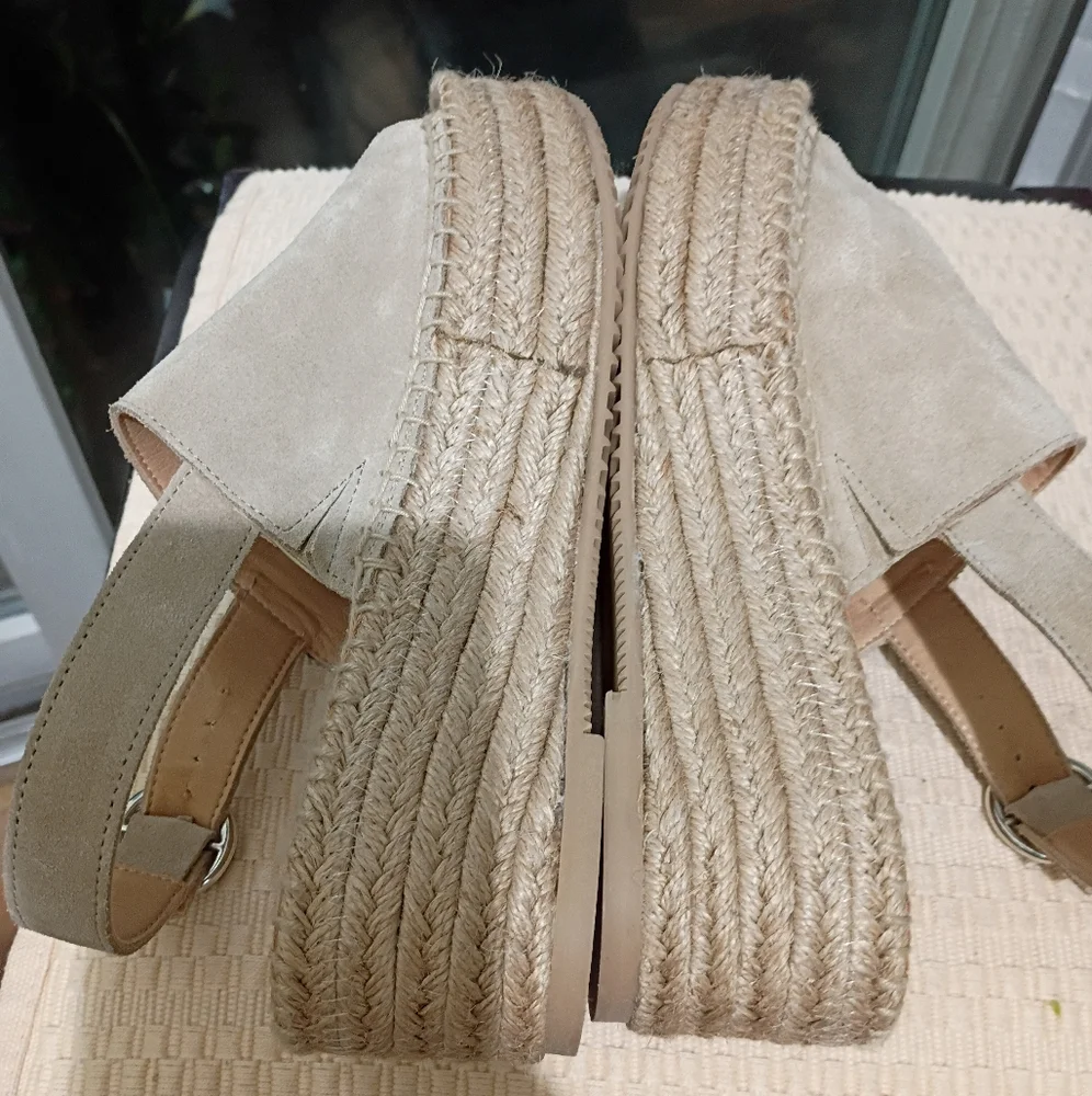 NWT.Elegant Beige Suede Espadrille Wedge Sandalsn - Picture 6 of 10
